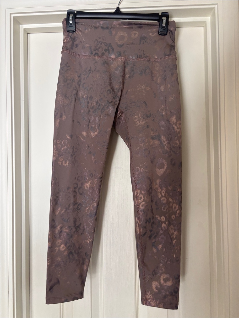 Beyond yoga High-Waist Mauve Leopard Print Leggings medium